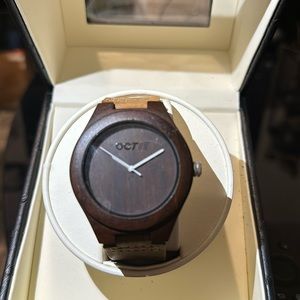 Men’s wooden watch